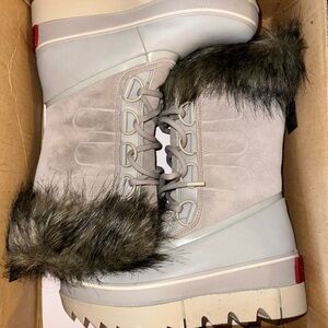 Sorel Gray and Cream Winter Boots